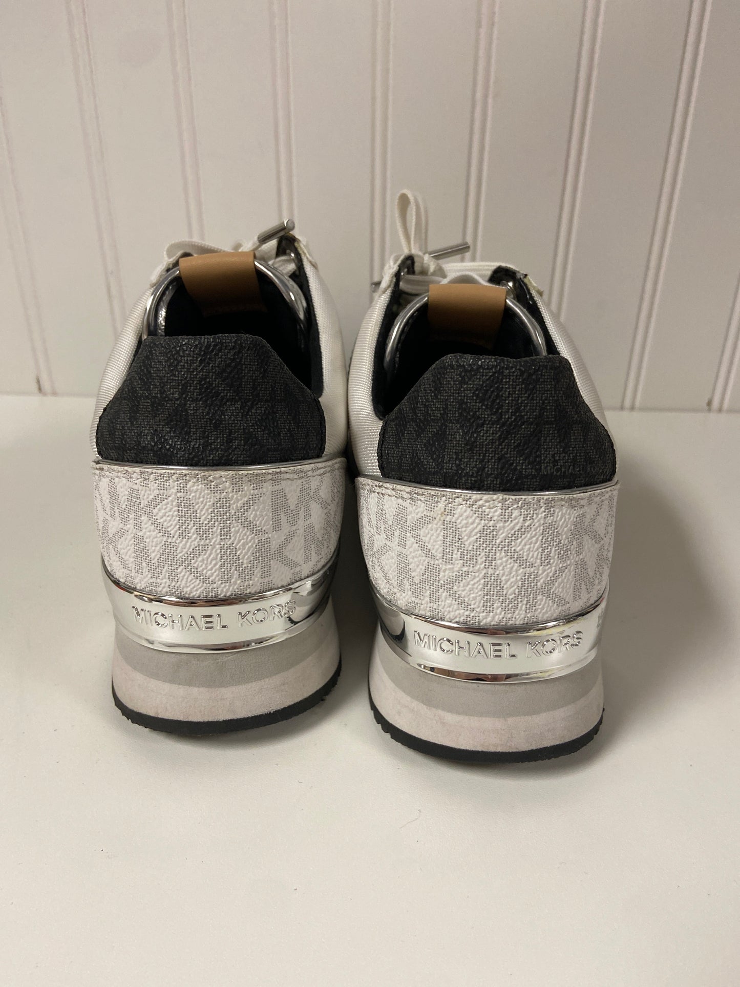 Shoes Designer By Michael Kors In Black & White, Size: 10