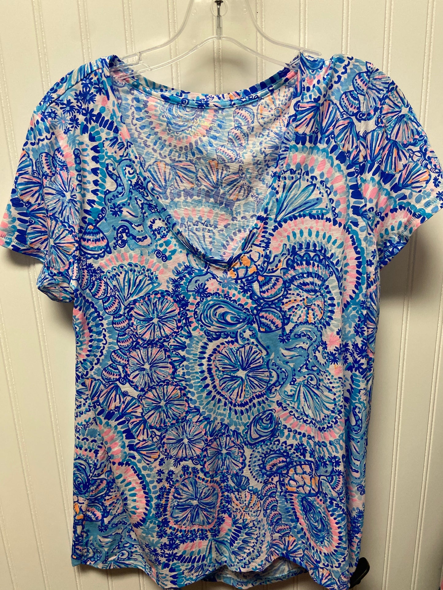 Top Short Sleeve Designer By Lilly Pulitzer In Blue & White, Size: L