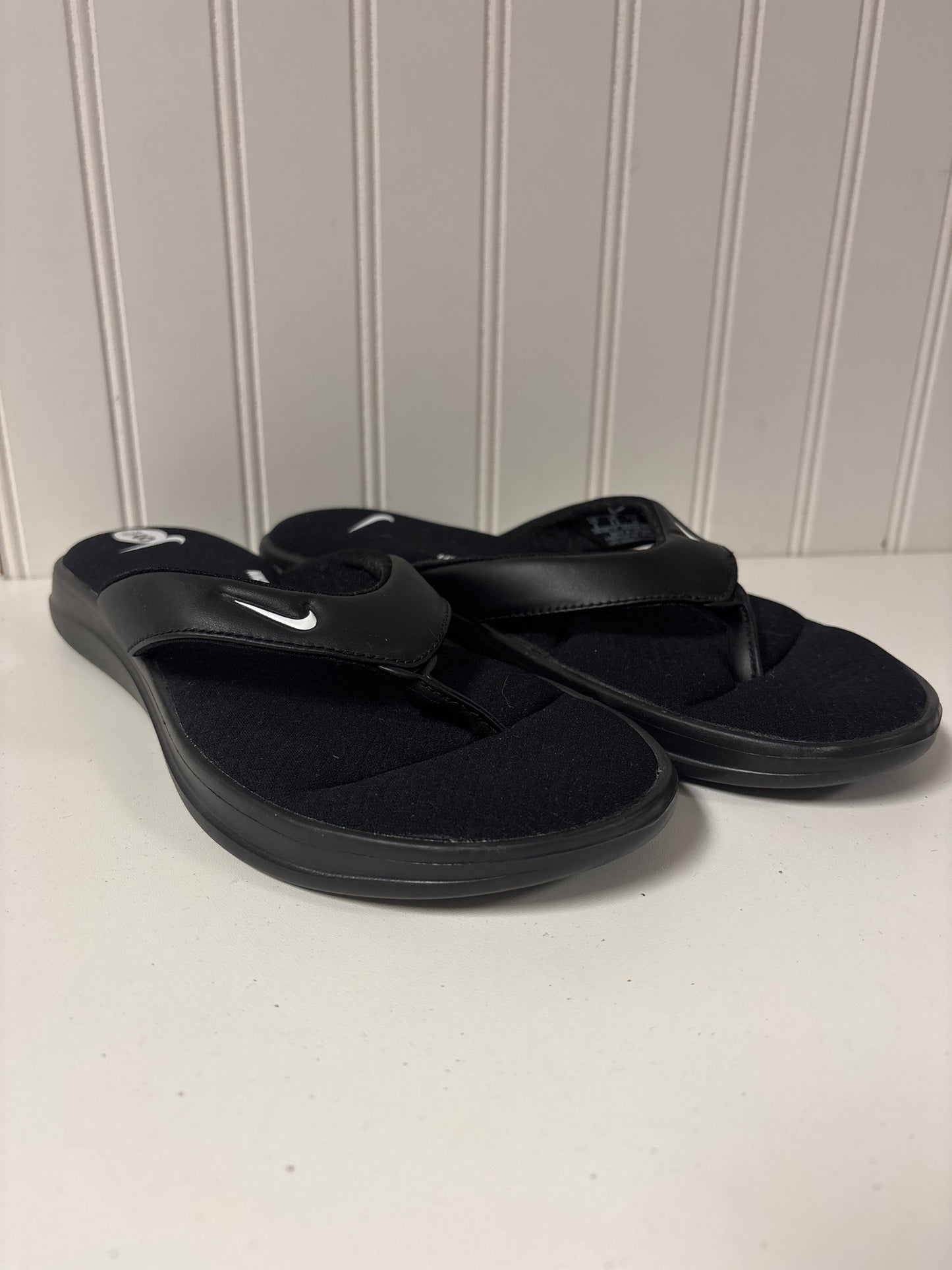 Sandals Flip Flops By Nike In Black, Size: 8