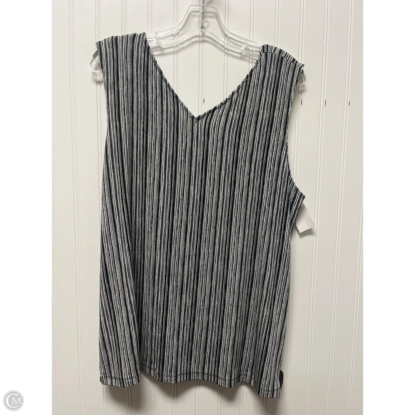 Top Sleeveless Basic By Chicos In Black & White, Size: Xl