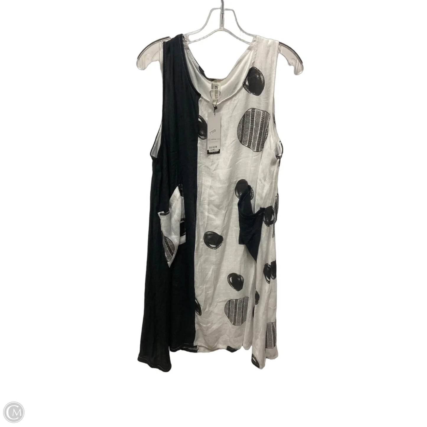 Dress Casual Short By Clothes Mentor In Black & White, Size: L