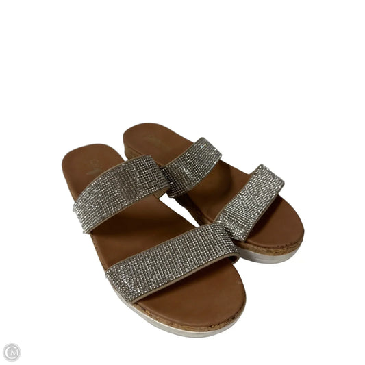 Sandals Flats By Catherines In Silver, Size: 8