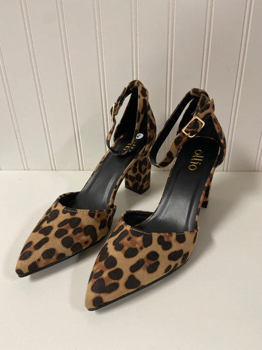 Shoes Heels Block By Clothes Mentor In Animal Print, Size: 7