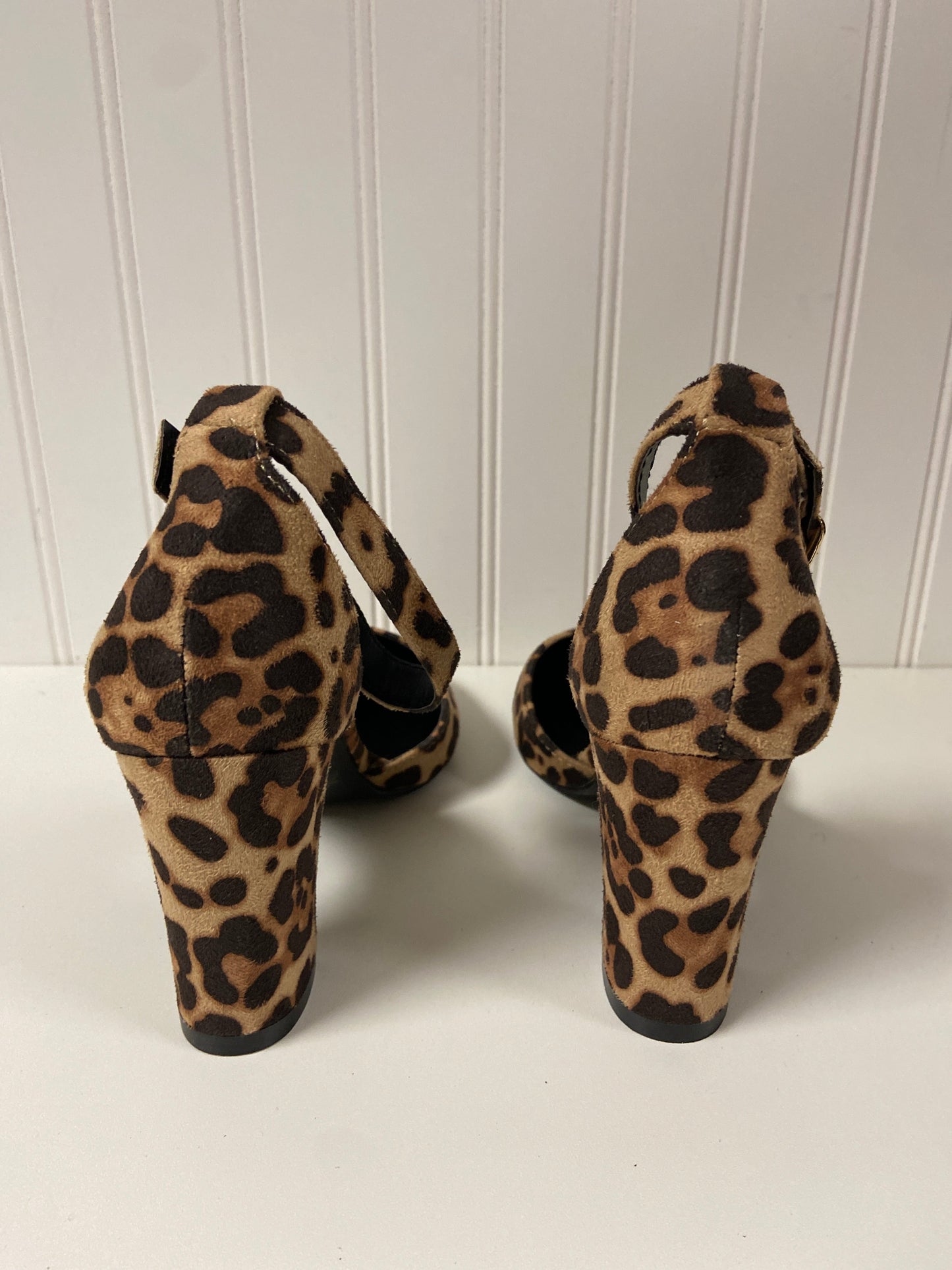 Shoes Heels Block By Clothes Mentor In Animal Print, Size: 7