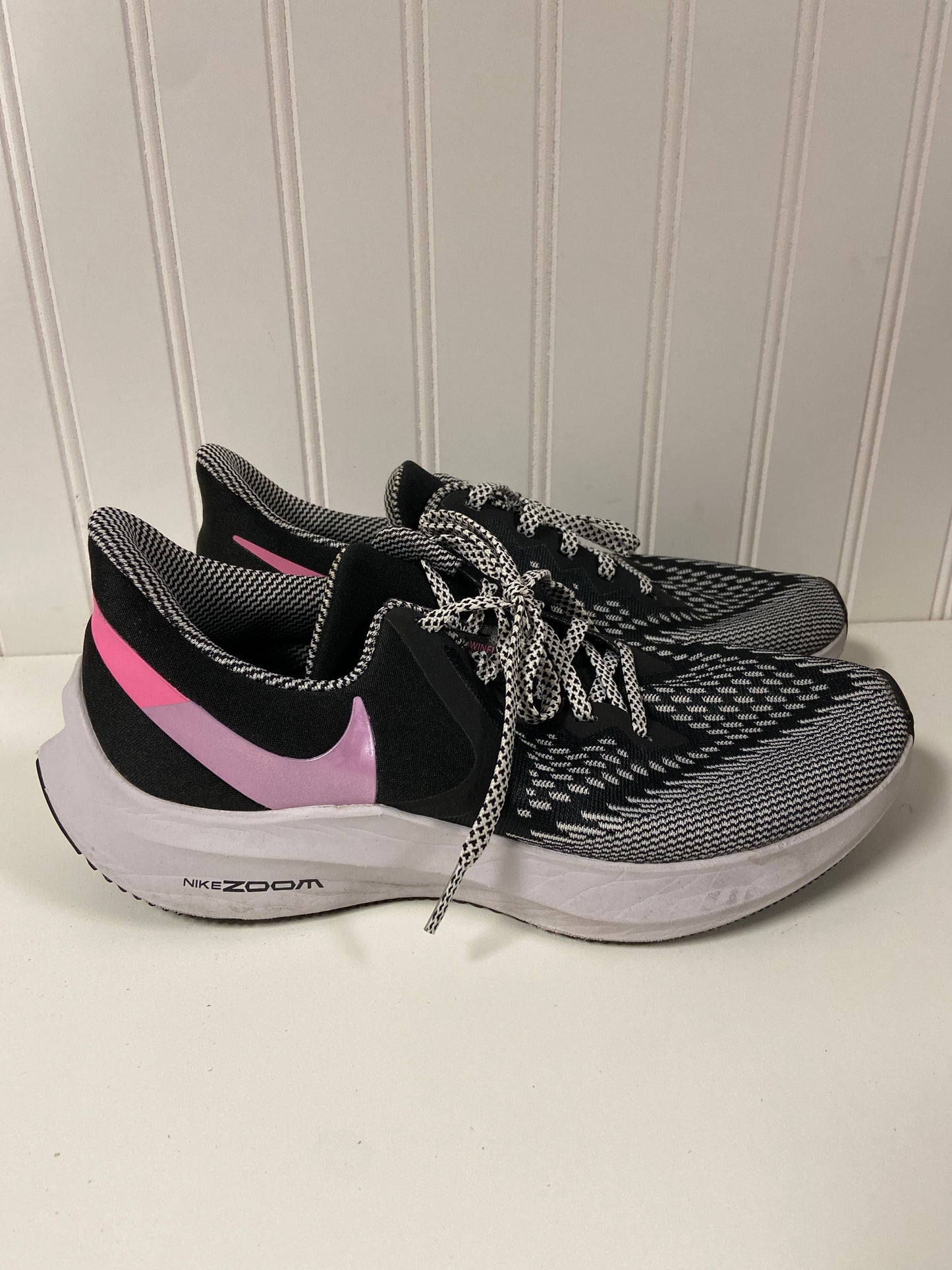 Shoes Athletic By Nike In Black & Pink, Size: 8.5