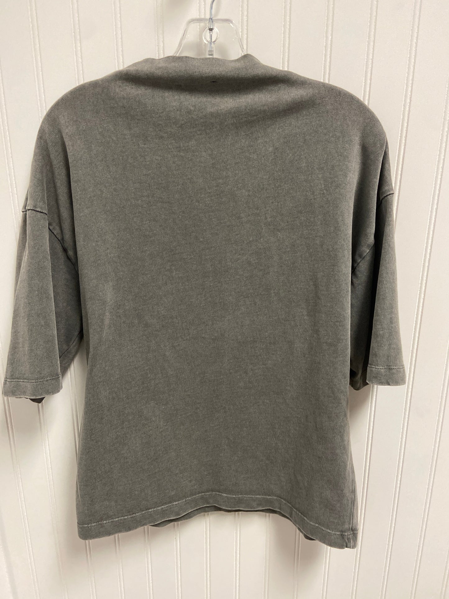 Top Short Sleeve By Zara In Grey, Size: S