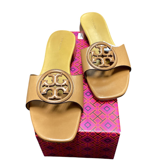 Sandals Designer By Tory Burch In Tan, Size: 10.5