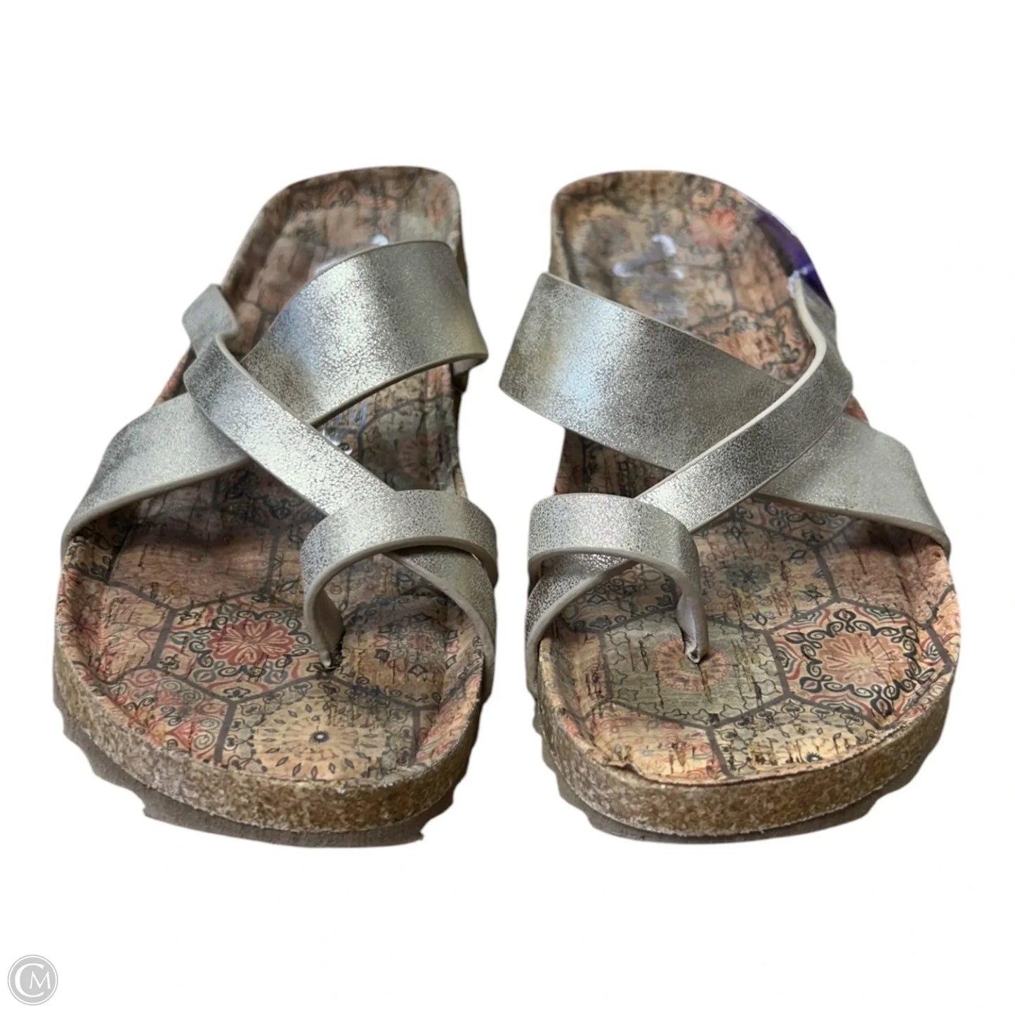 Sandals Flats By Very G In Gold, Size: 8