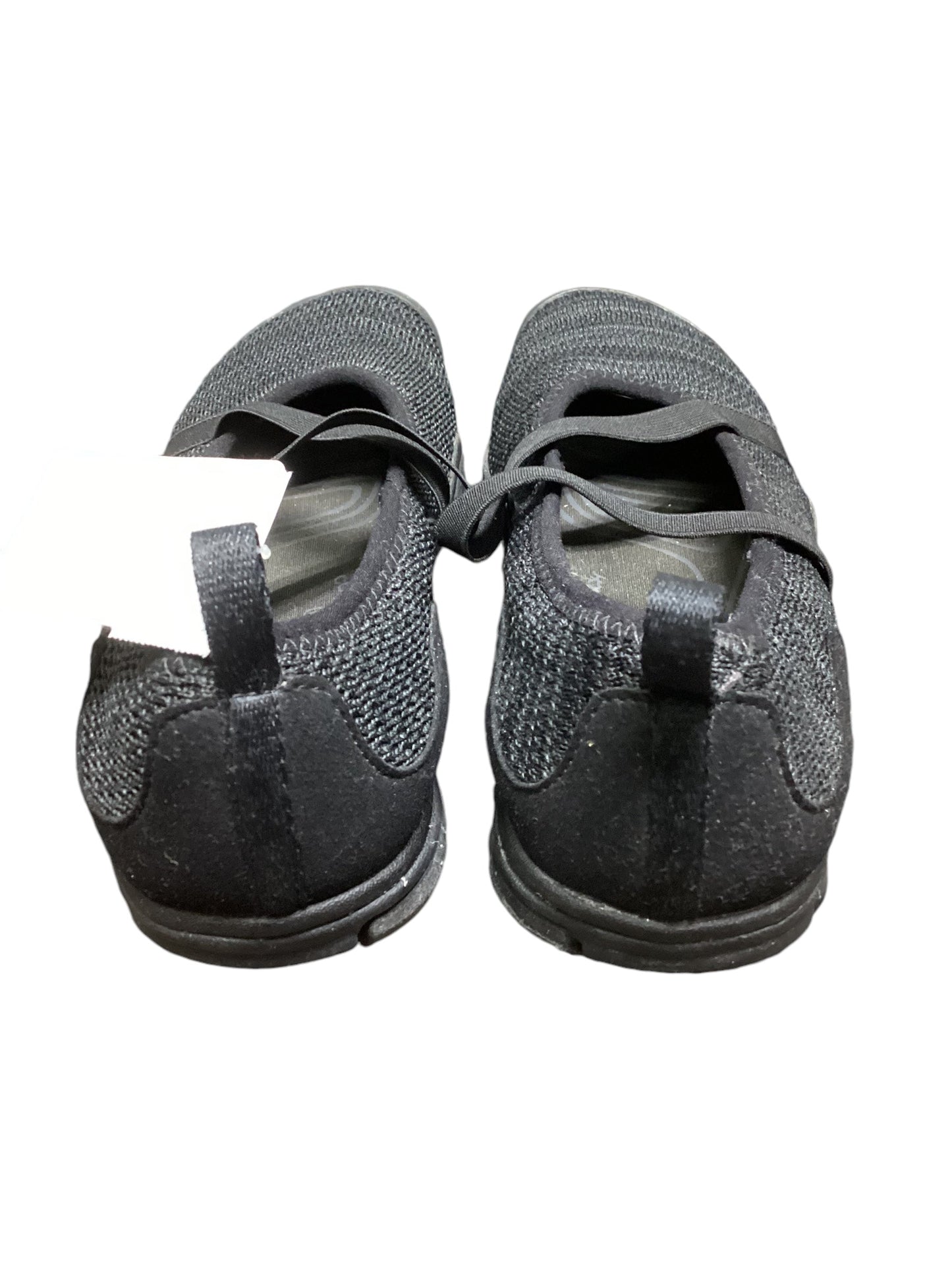 Shoes Flats By Keen In Black, Size: 7