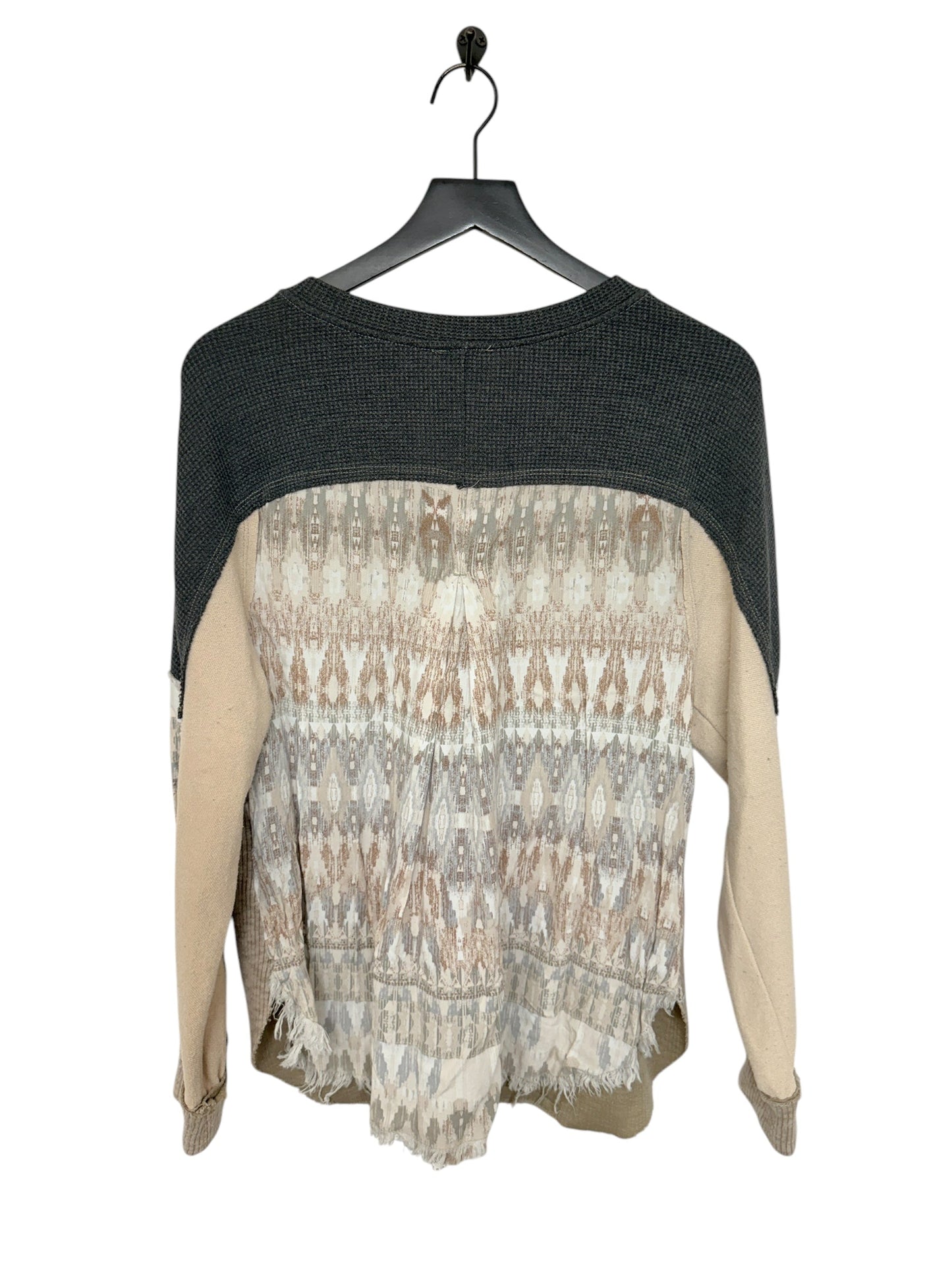 Top Long Sleeve By Bke In Grey & Tan, Size: S