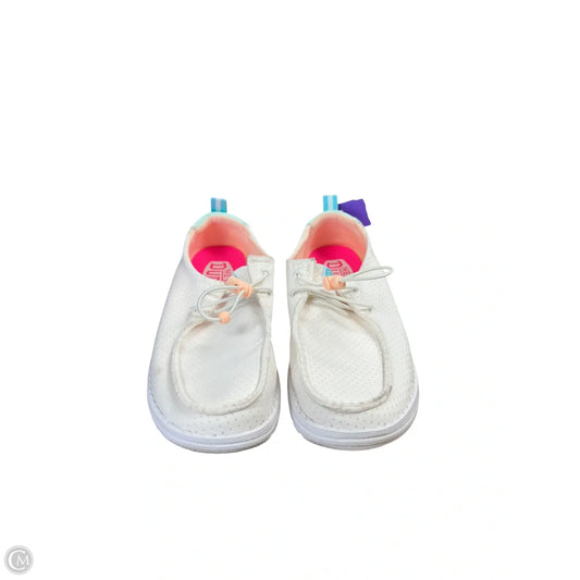 Shoes Flats By Hey Dude In White, Size: 7
