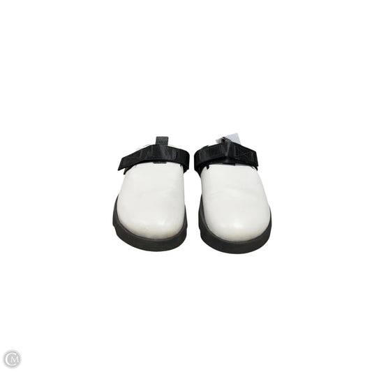 Shoes Flats By Sorel In White, Size: 6