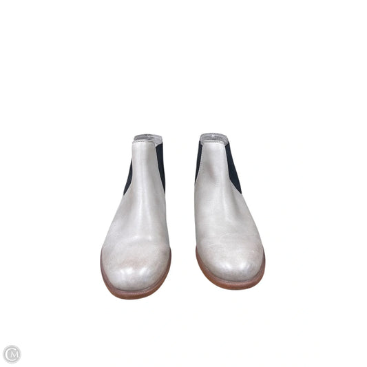 Boots Ankle Flats By Clarks In Taupe, Size: 6.5