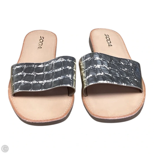 Sandals Flats By Soda In Gold, Size: 8.5