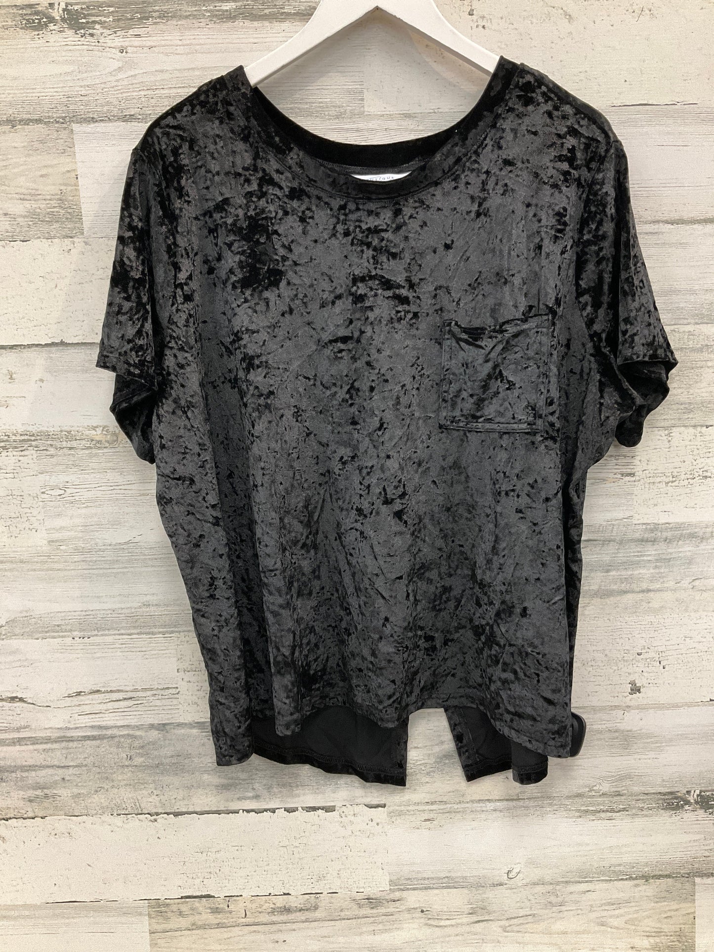 Top Short Sleeve By Boutique + In Black, Size: 1x