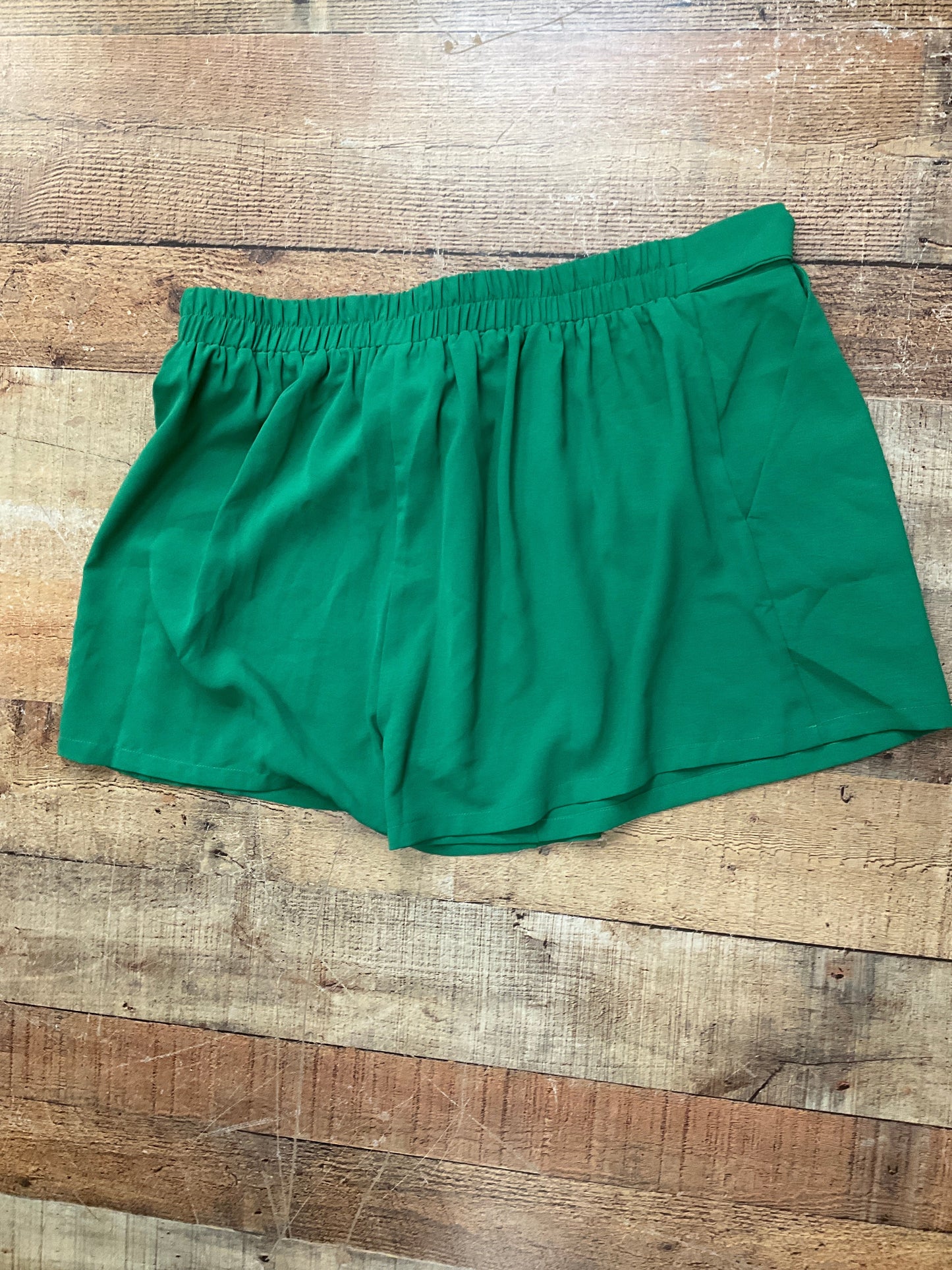 Green Shorts Oddi, Size 22