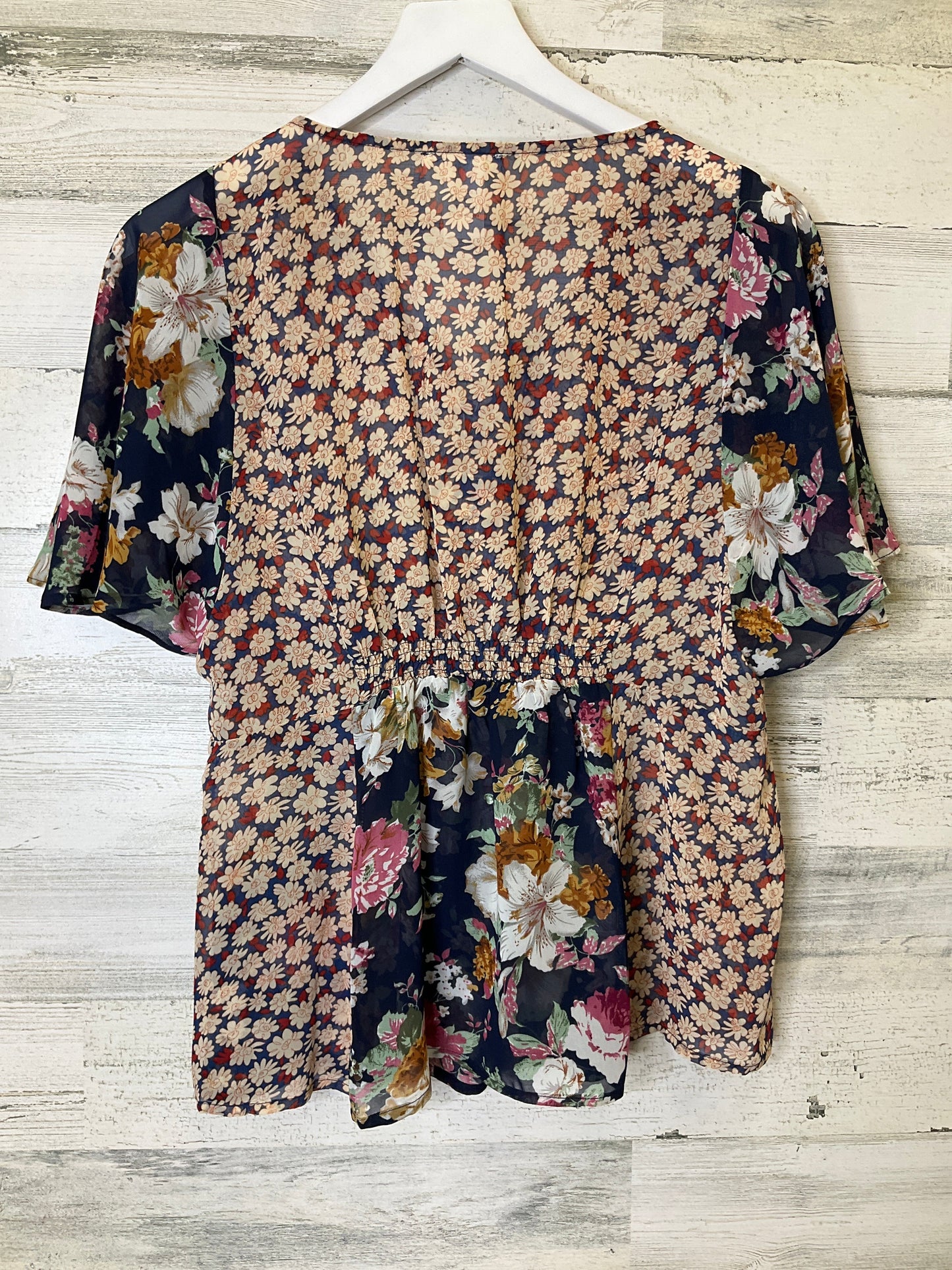 Top Short Sleeve By Esley  Size: M