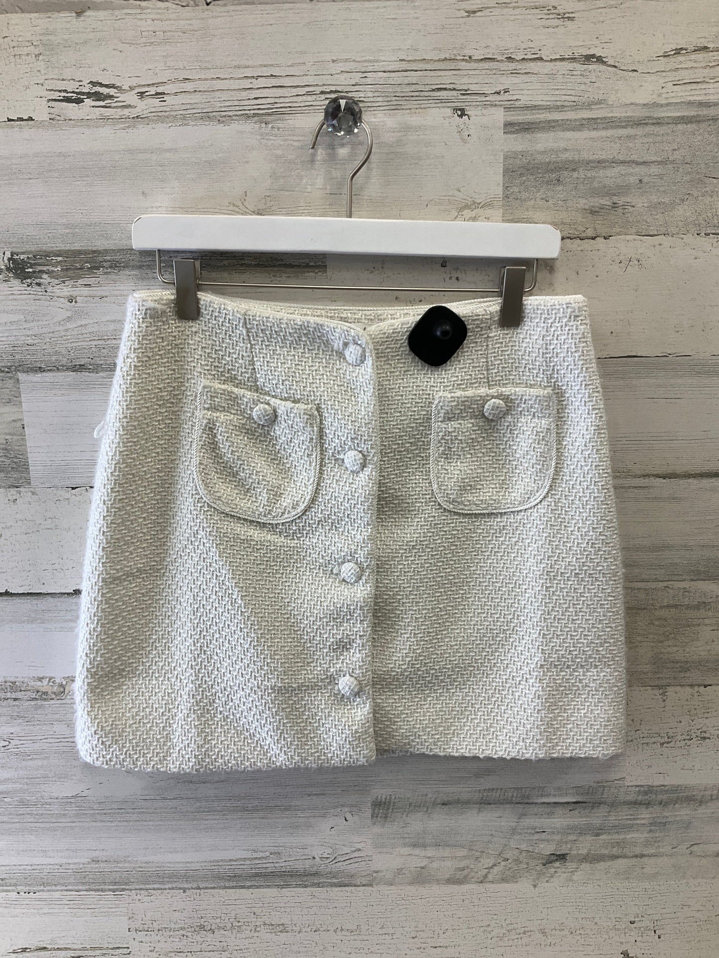 Skirt Mini & Short By Clothes Mentor In White, Size: 12