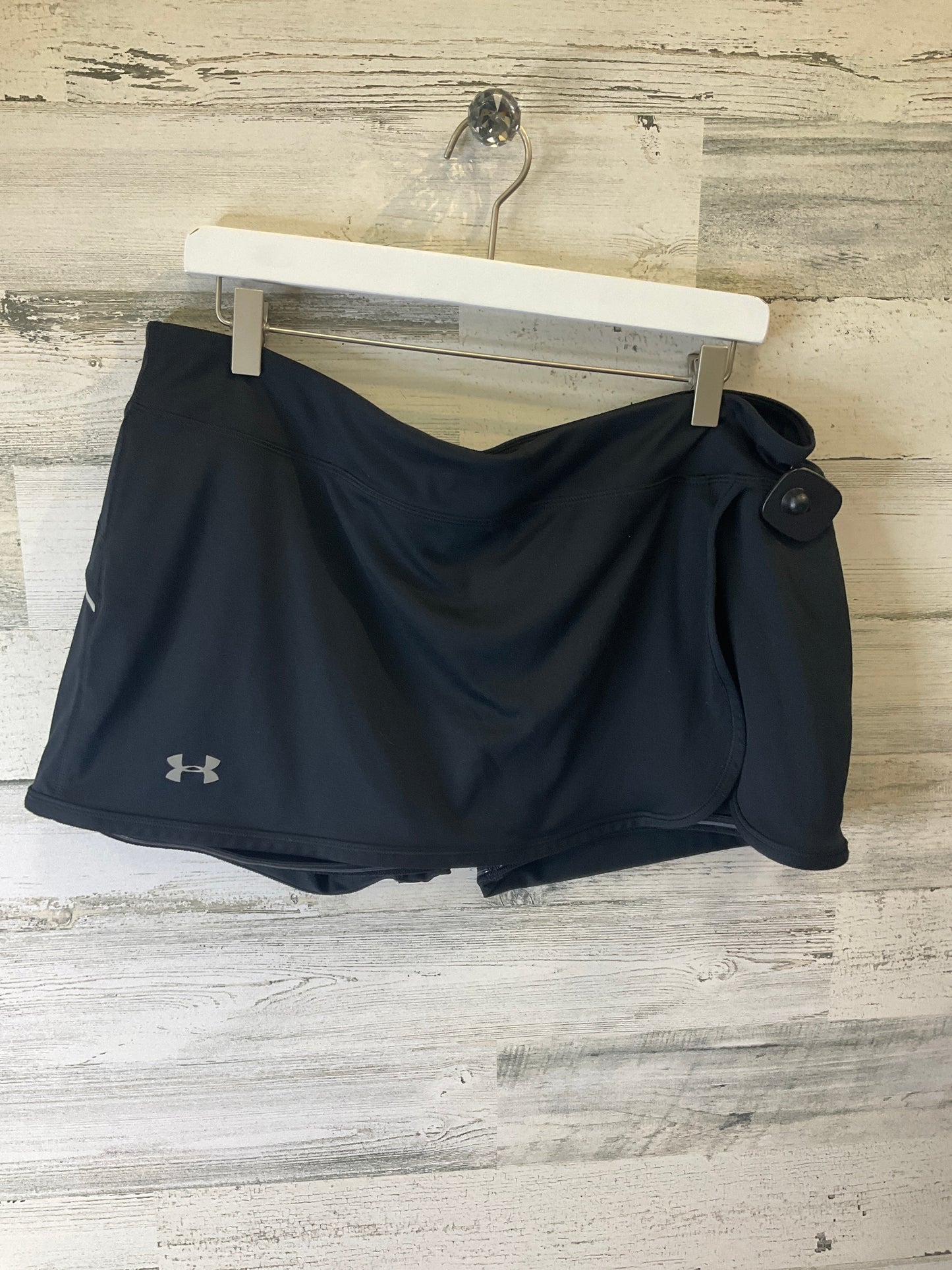 Black Athletic Skort Under Armour, Size Xl