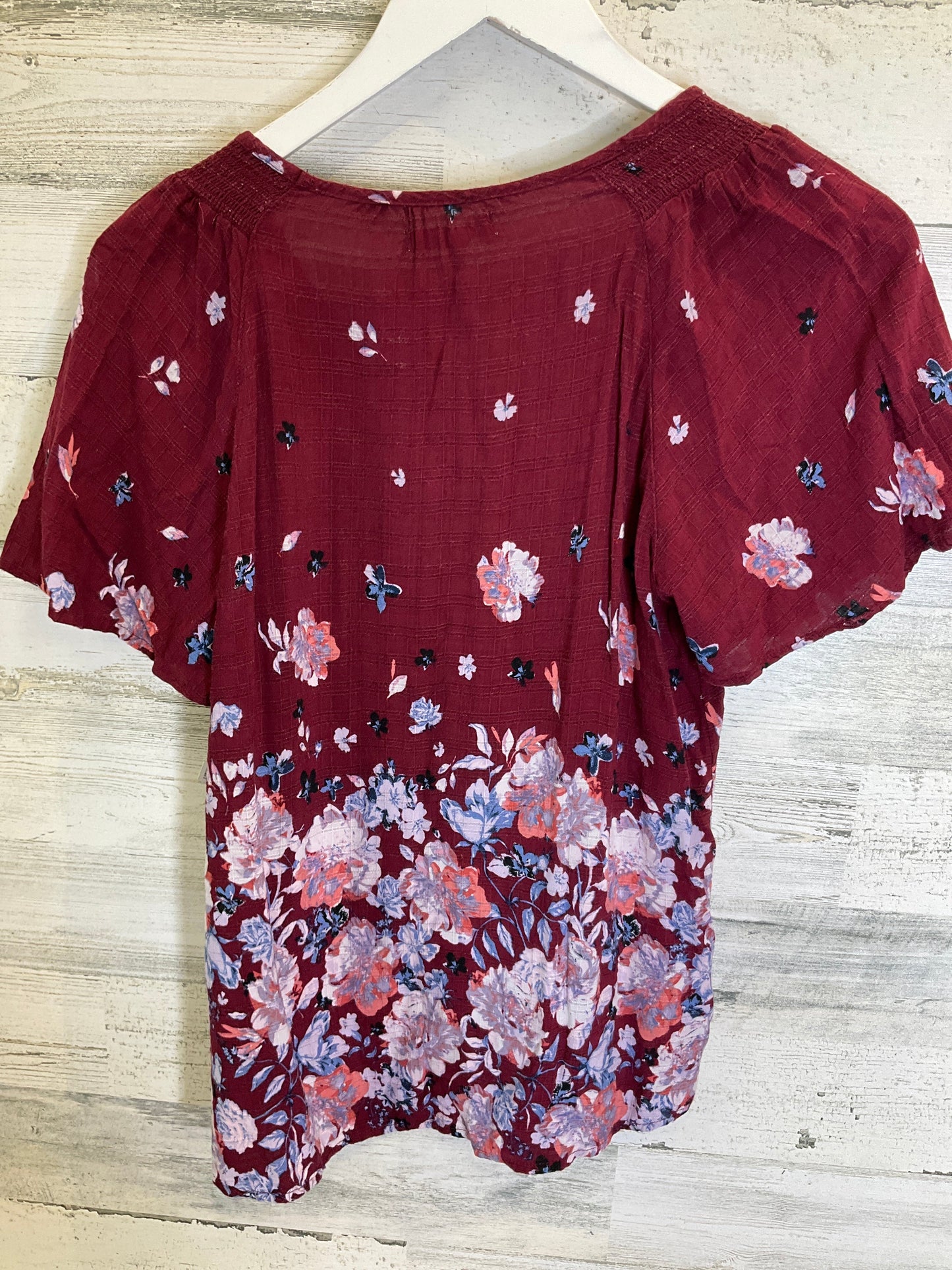 Red Top Short Sleeve Maurices, Size M