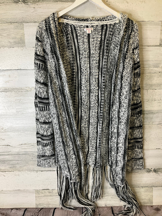 Sweater Cardigan By Xhilaration In Black & White, Size: M