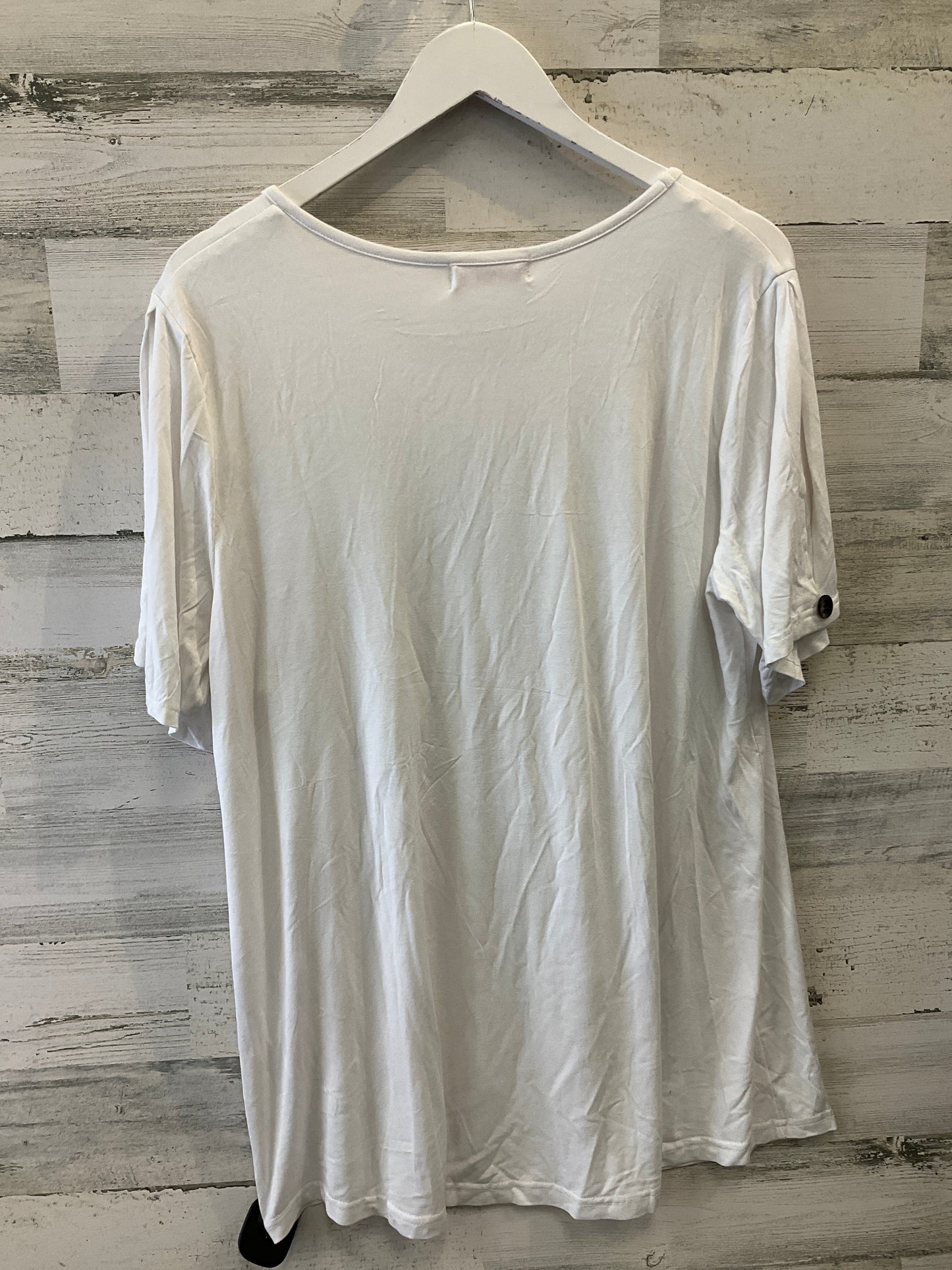 Top Short Sleeve By Clothes Mentor In White, Size: 2x