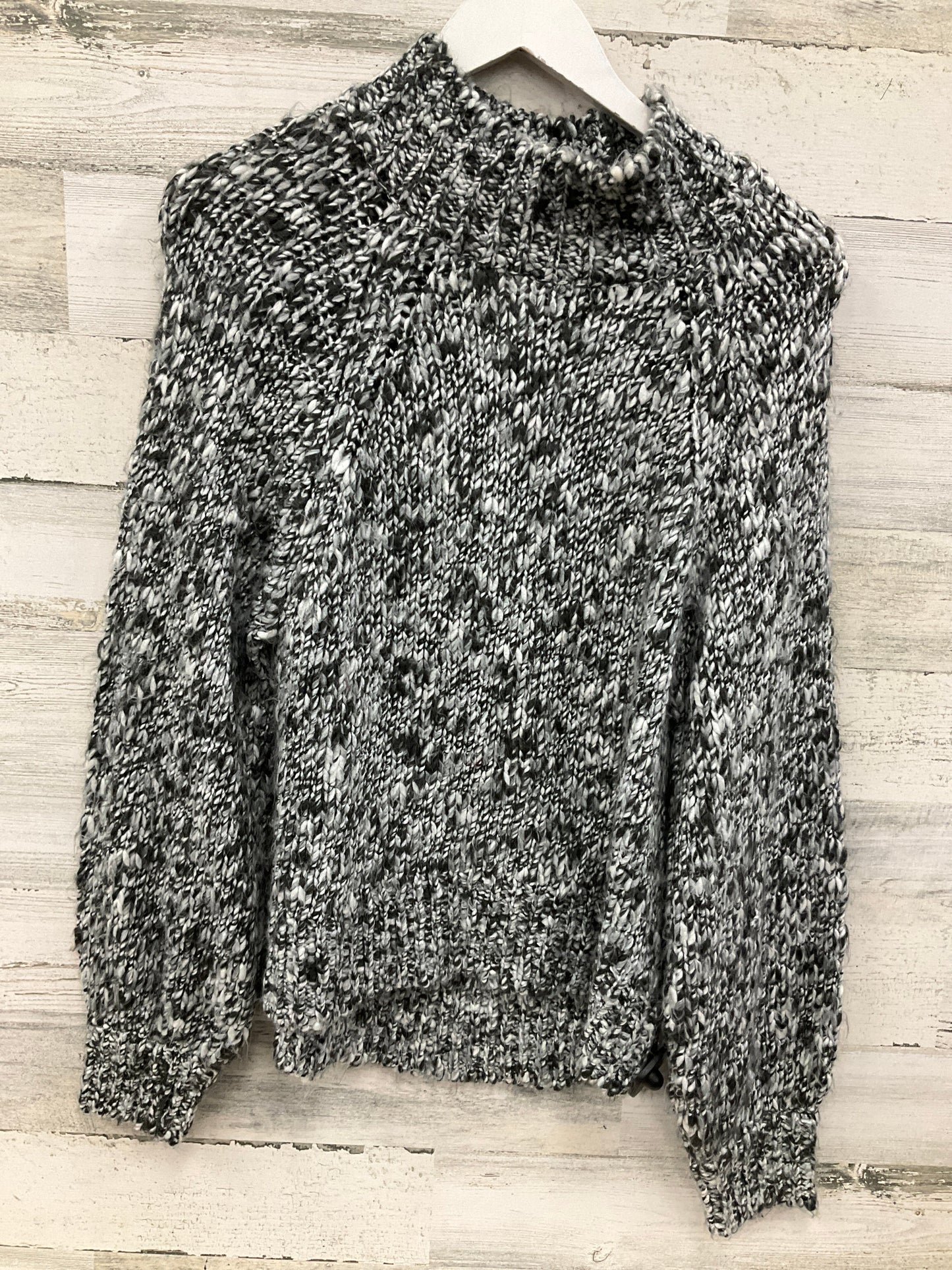 Sweater By Abercrombie And Fitch In Grey & White, Size: M