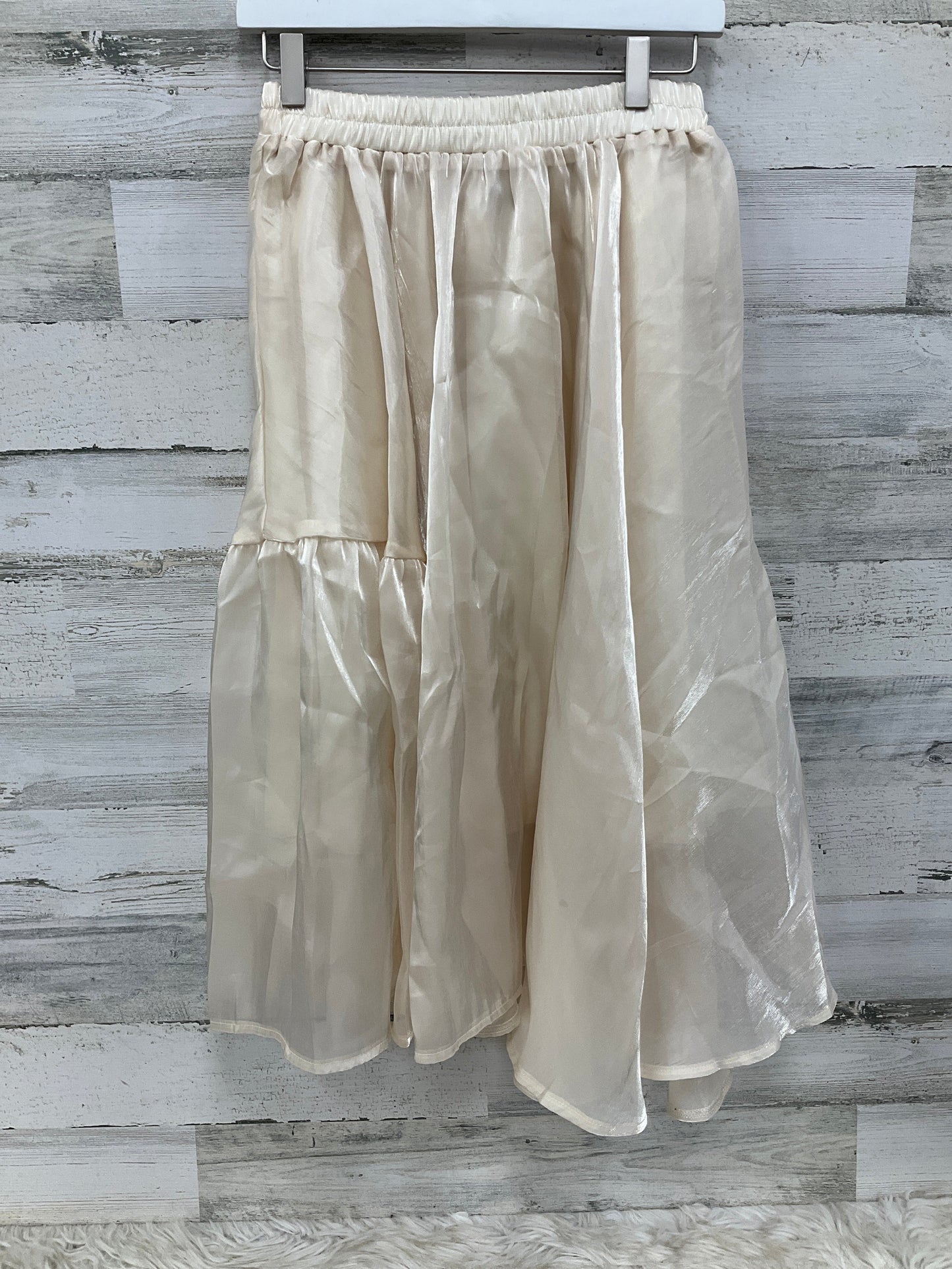 Skirt Midi By Clothes Mentor In Cream, Size: 12