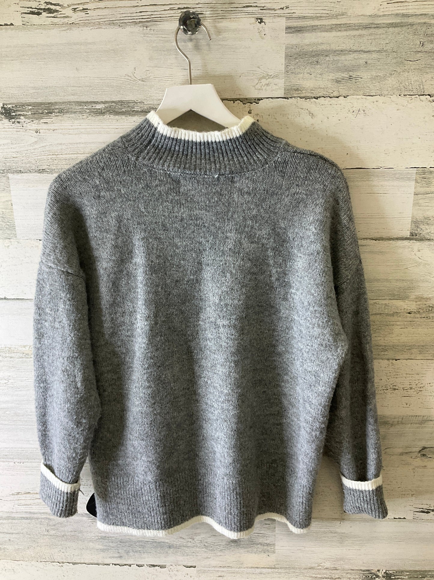 Sweater By Max Studio In Grey & White, Size: M