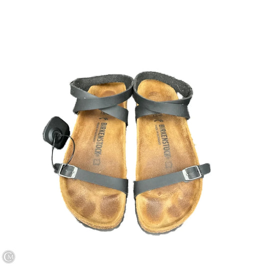 Sandals Flats By Birkenstock In Black, Size: 8