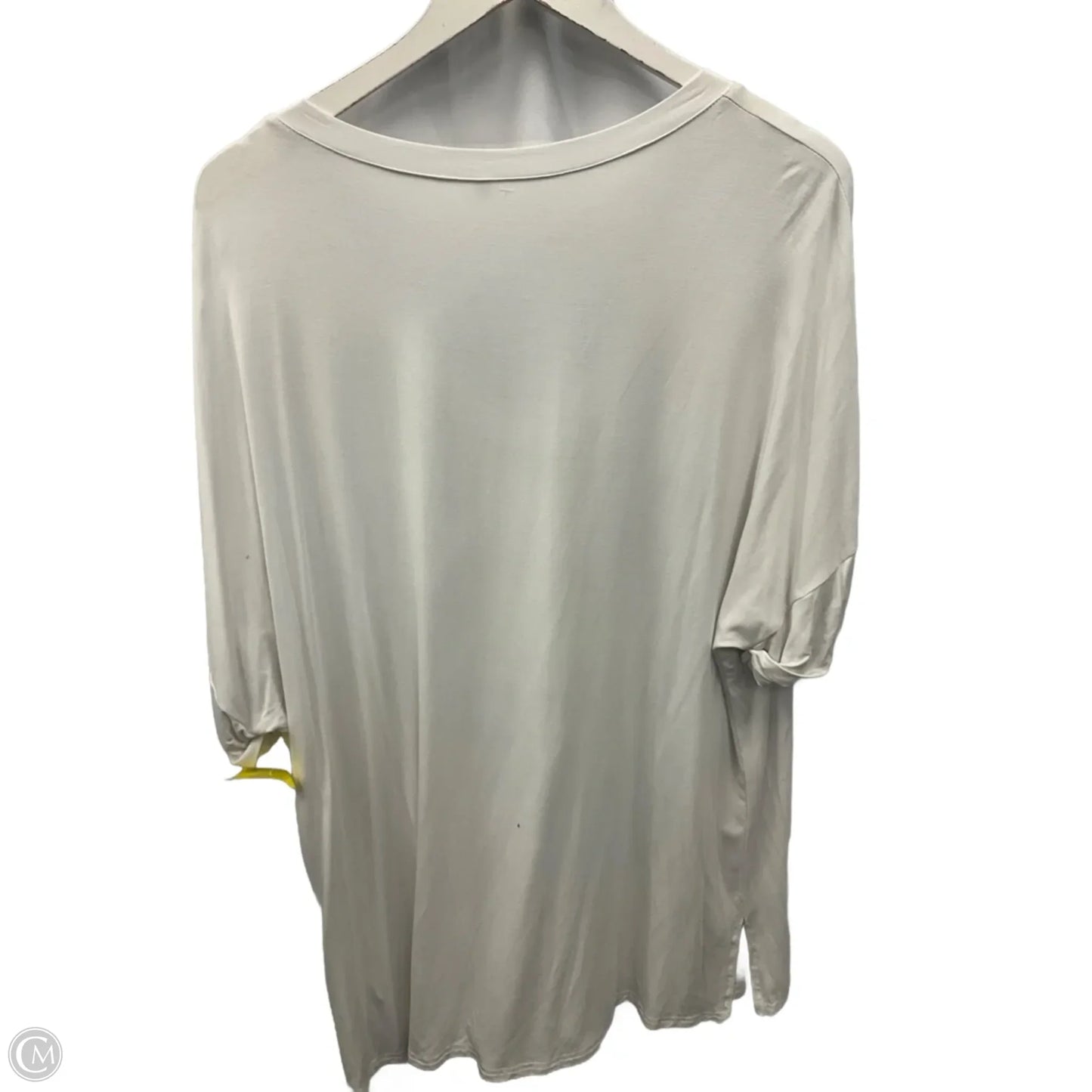 Top Short Sleeve By Clothes Mentor In White, Size: 2x