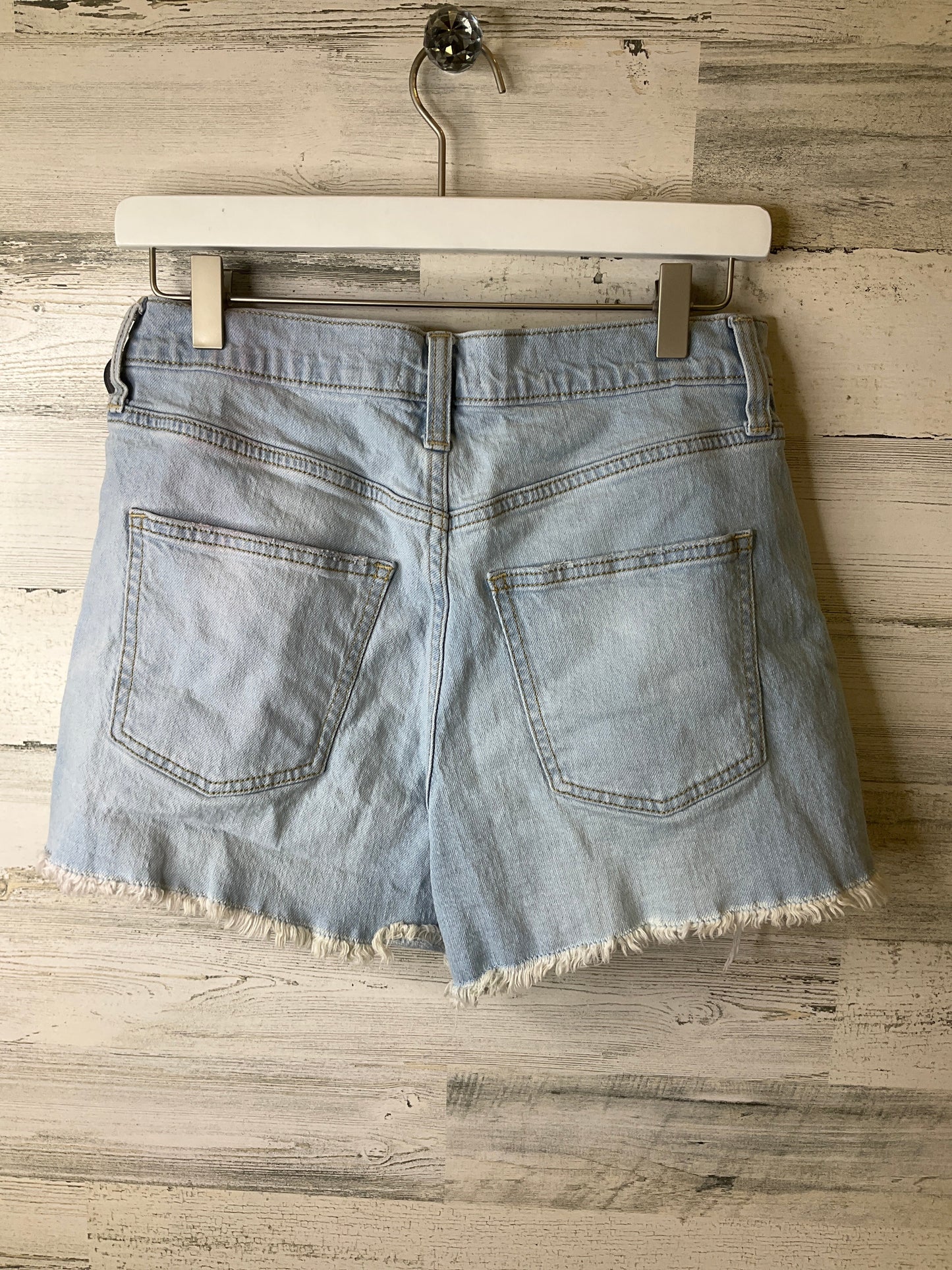 Shorts By Universal Thread  Size: 6