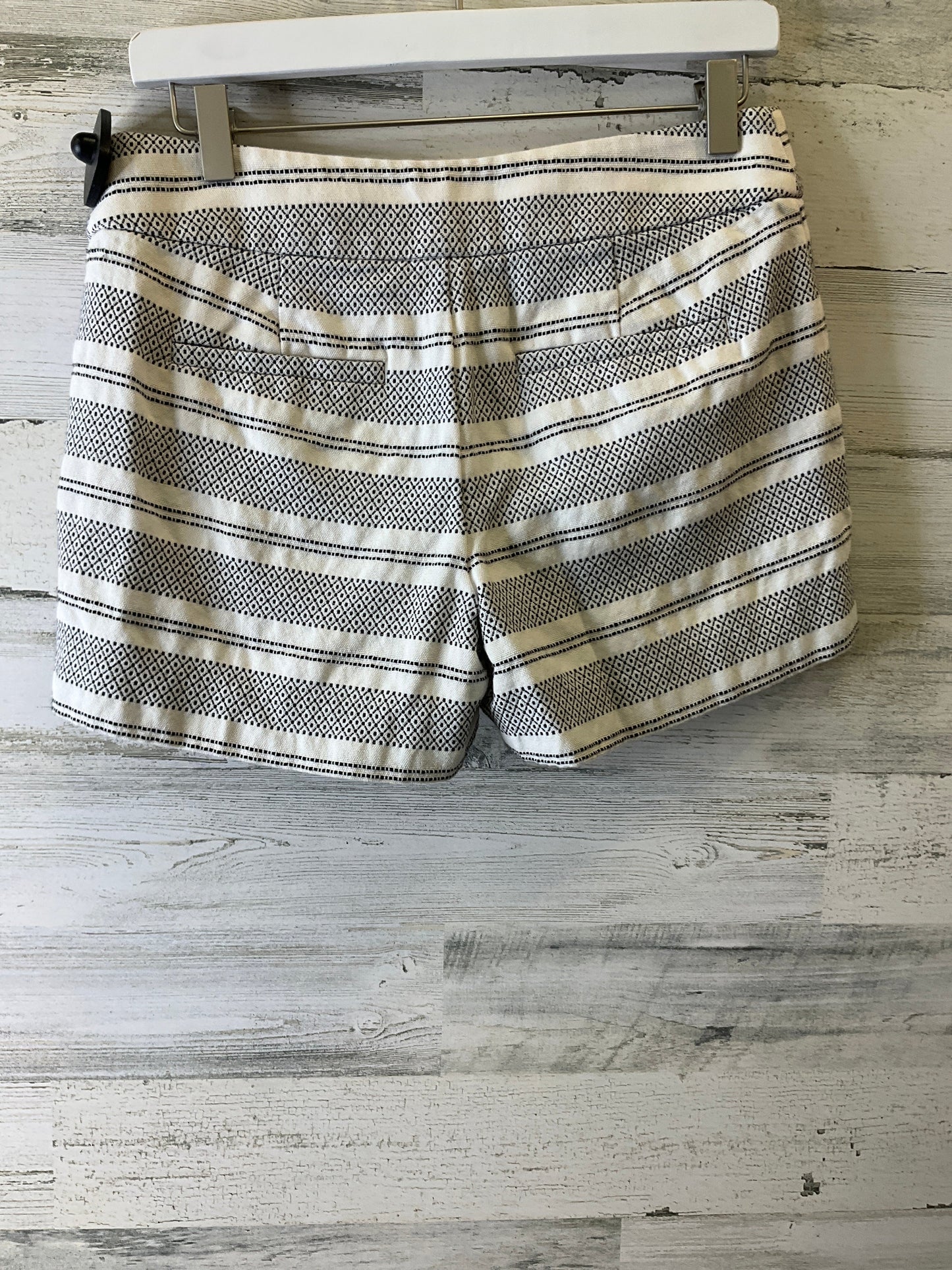 Black & White Shorts Loft, Size 0