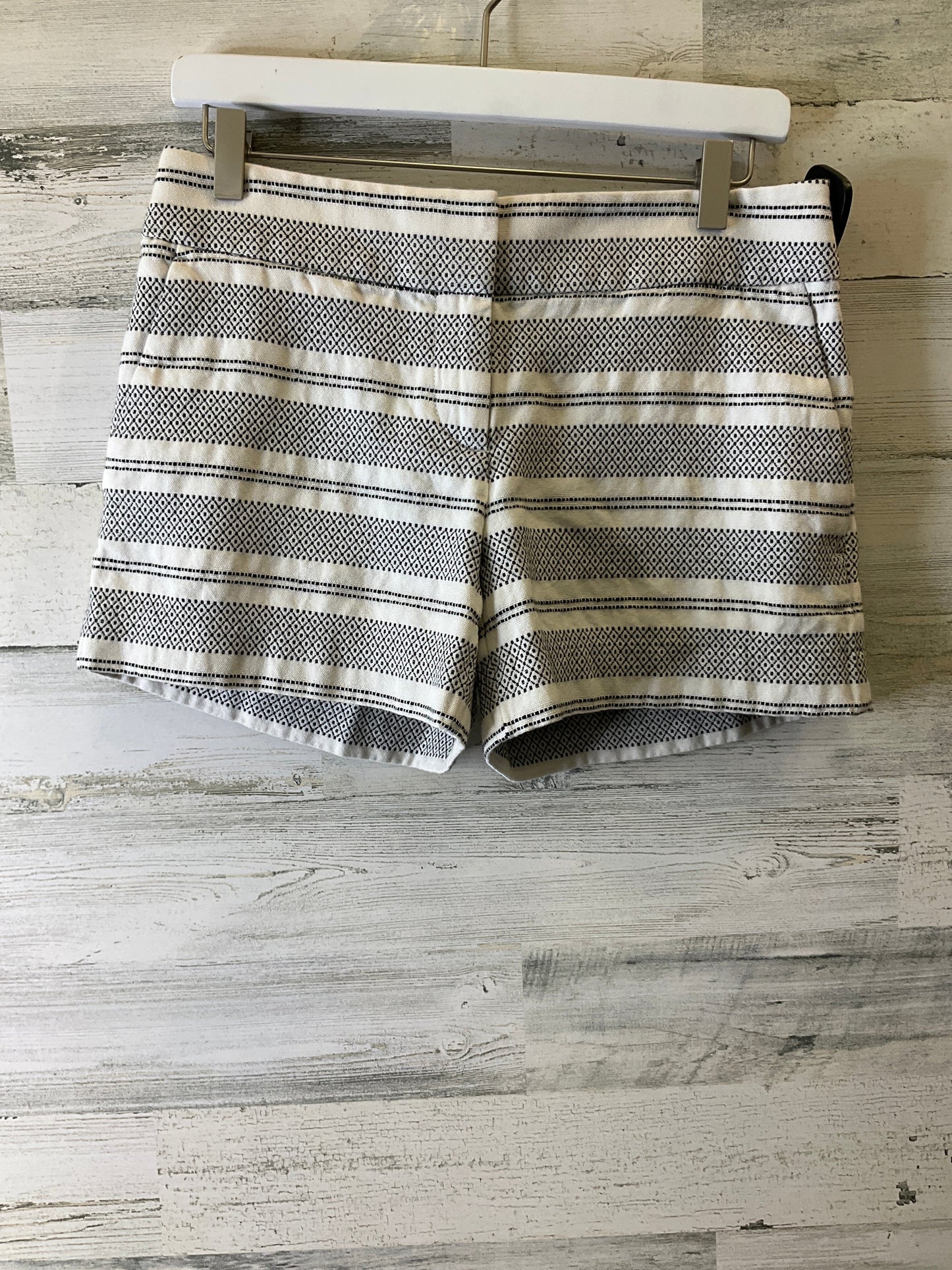 Black & White Shorts Loft, Size 0