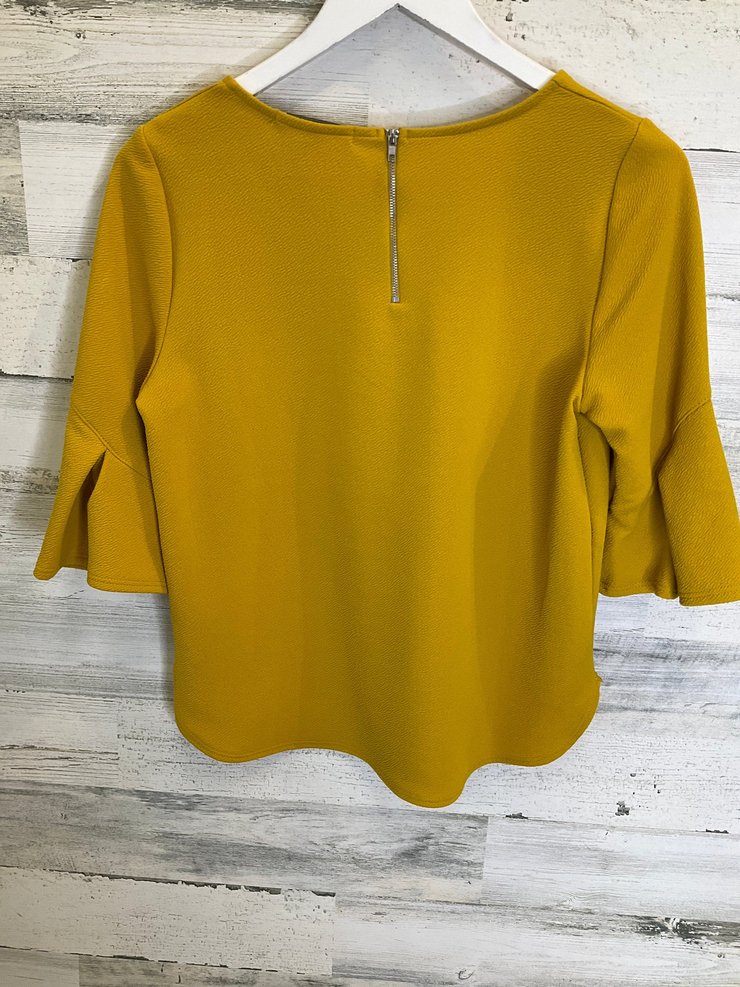 Yellow Top 3/4 Sleeve Green Envelope, Size M