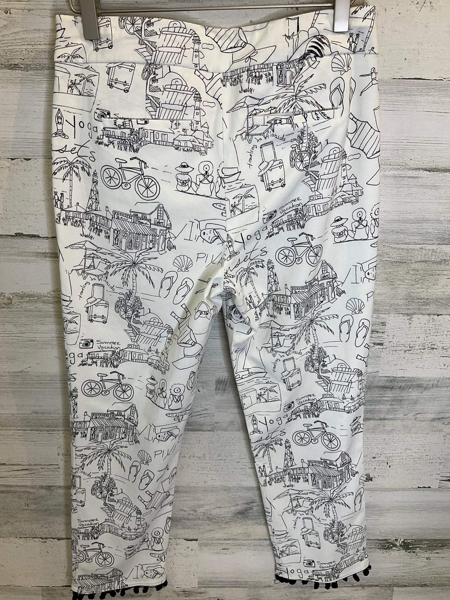 White Pants Cropped Chicos, Size 6