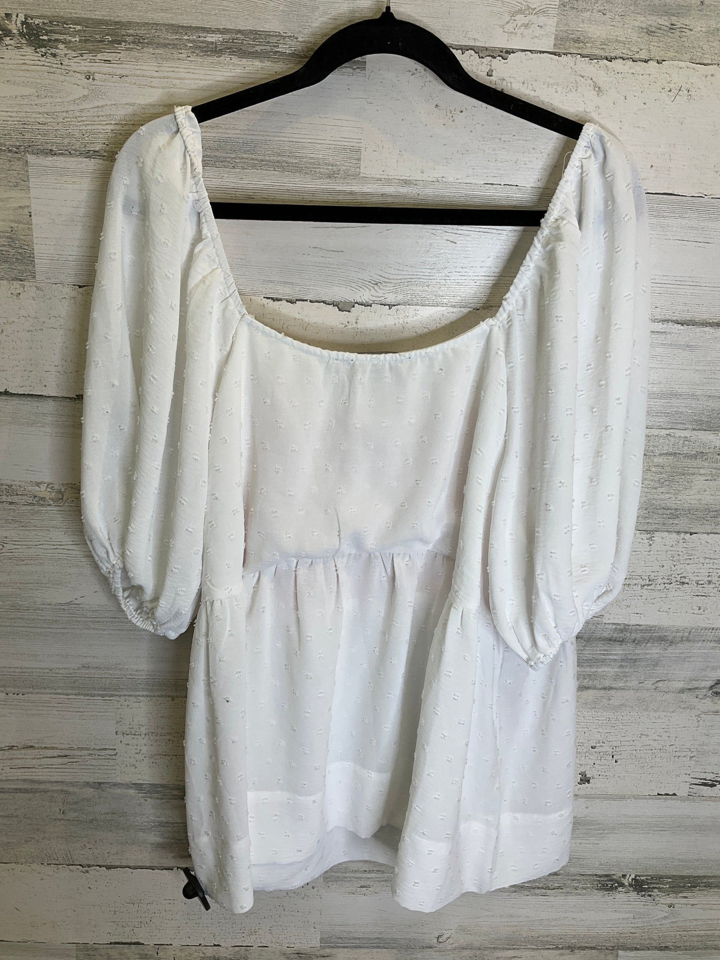 White Top Short Sleeve Clothes Mentor, Size 1x