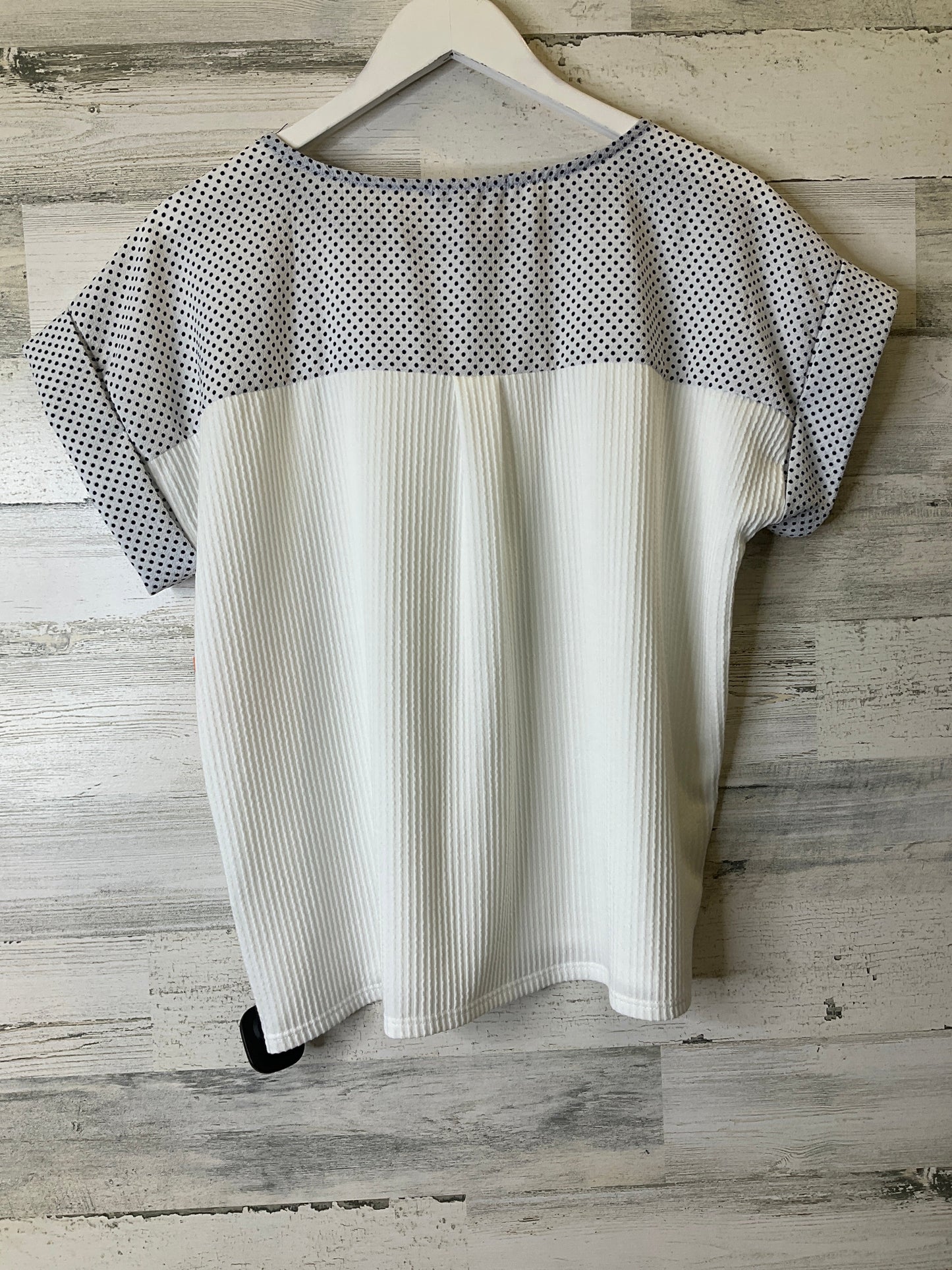 Top Short Sleeve By Clothes Mentor  Size: L