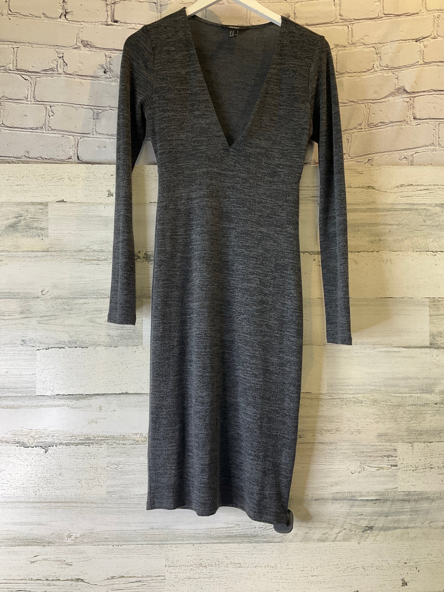 Dress Casual Midi By Forever 21 In Grey, Size: M