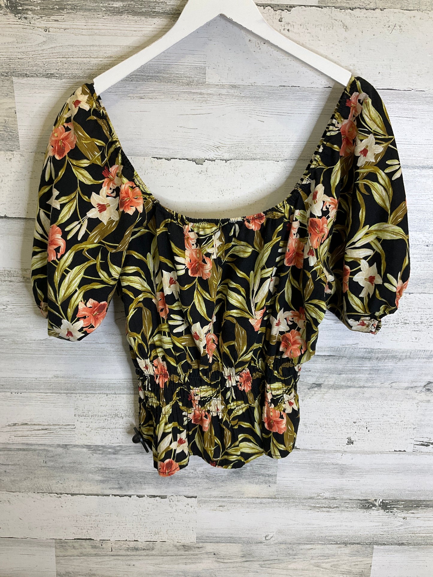 Top Short Sleeve By Kensie In Floral Print, Size: S