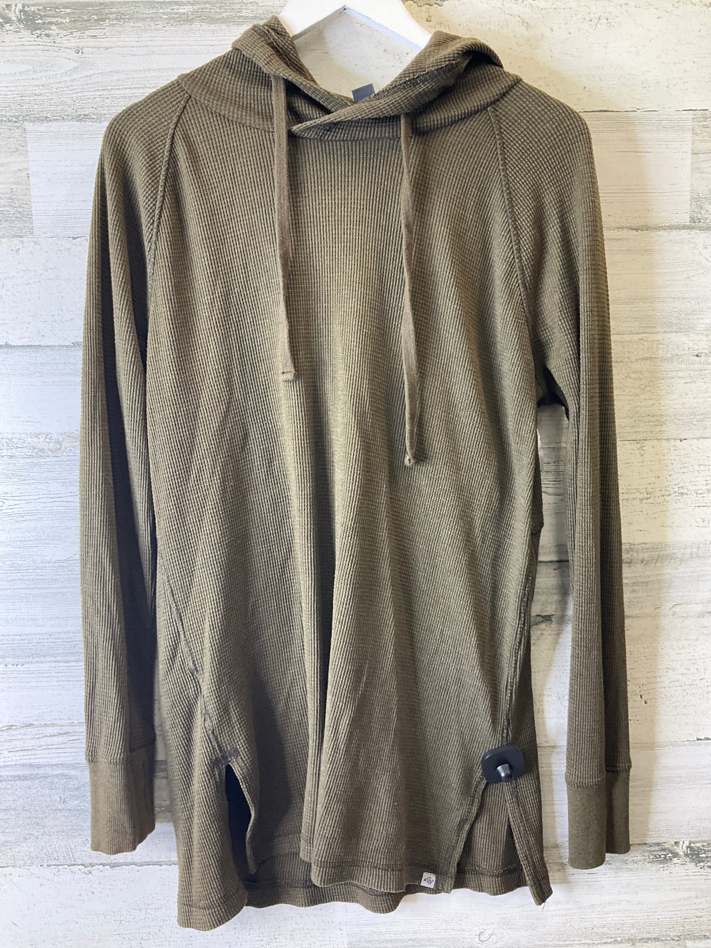 Top Long Sleeve By Eddie Bauer In Green, Size: S