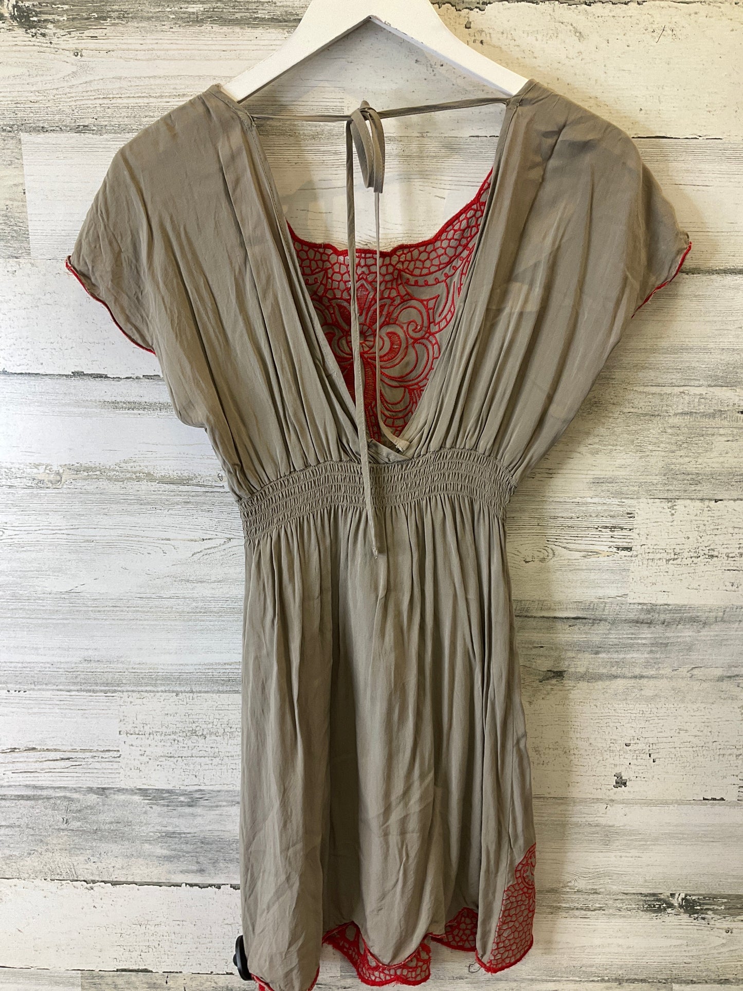 Taupe Top Short Sleeve Flying Tomato, Size S