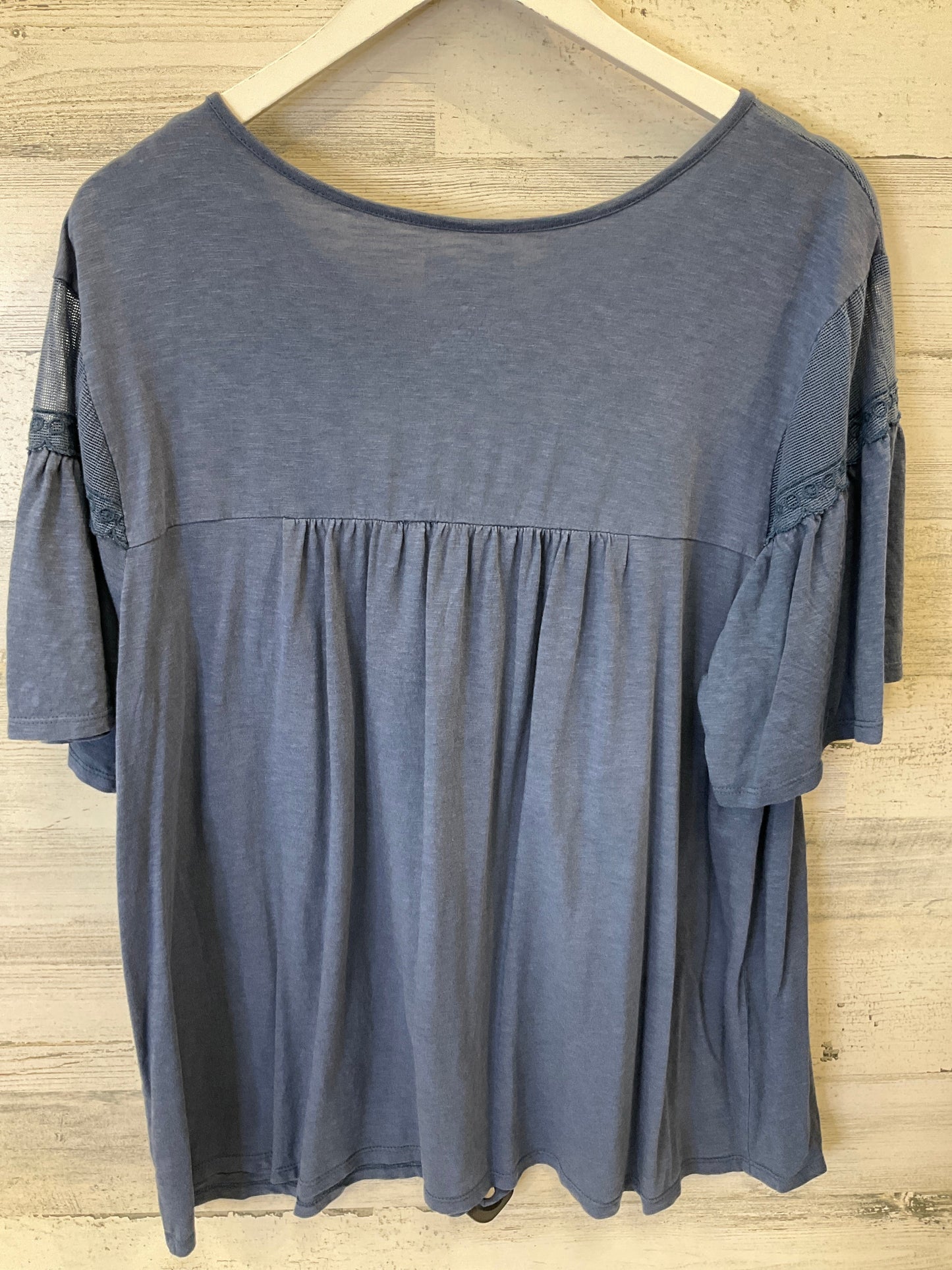 Grey & White Top Short Sleeve Rewind, Size 1x