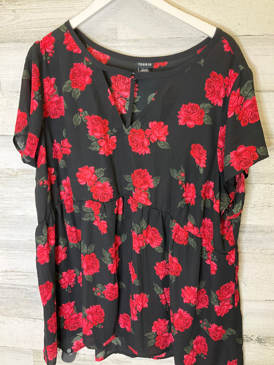 Black & Red Top Short Sleeve Torrid, Size 3x