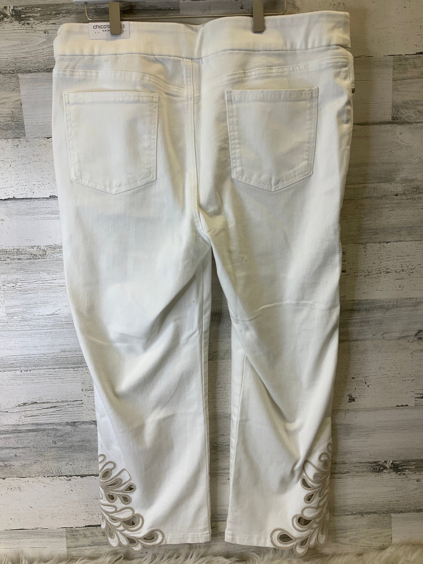 Jeans Cropped By Chicos In White, Size: 16