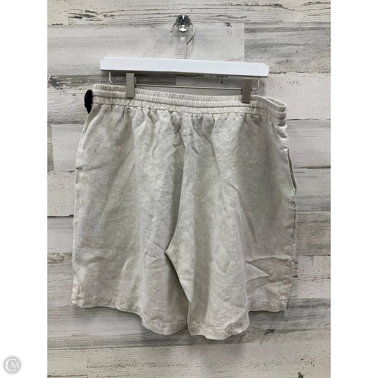 Shorts By Clothes Mentor In Beige, Size: 16