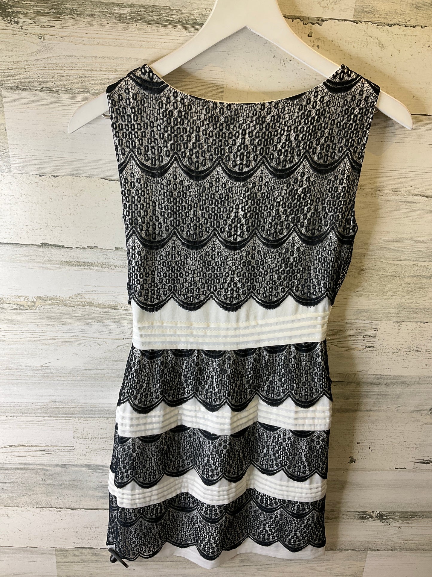 Dress Casual Midi By Bcbgmaxazria  Size: Xs