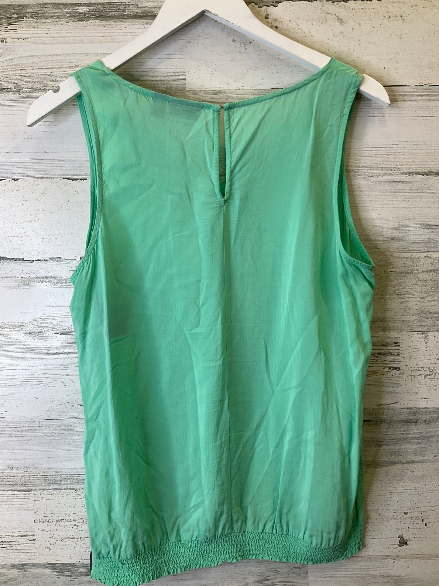 Green Top Sleeveless Ana, Size M