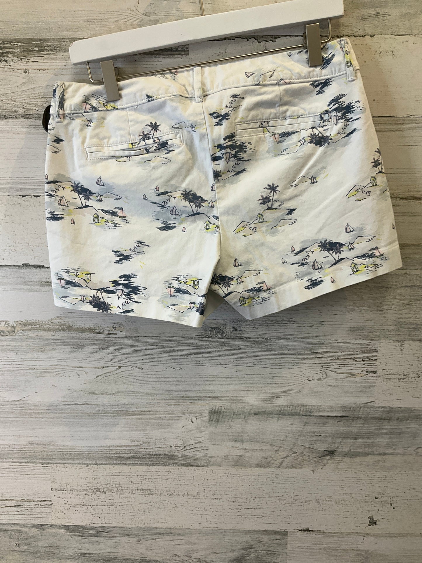 White Shorts Old Navy, Size 4