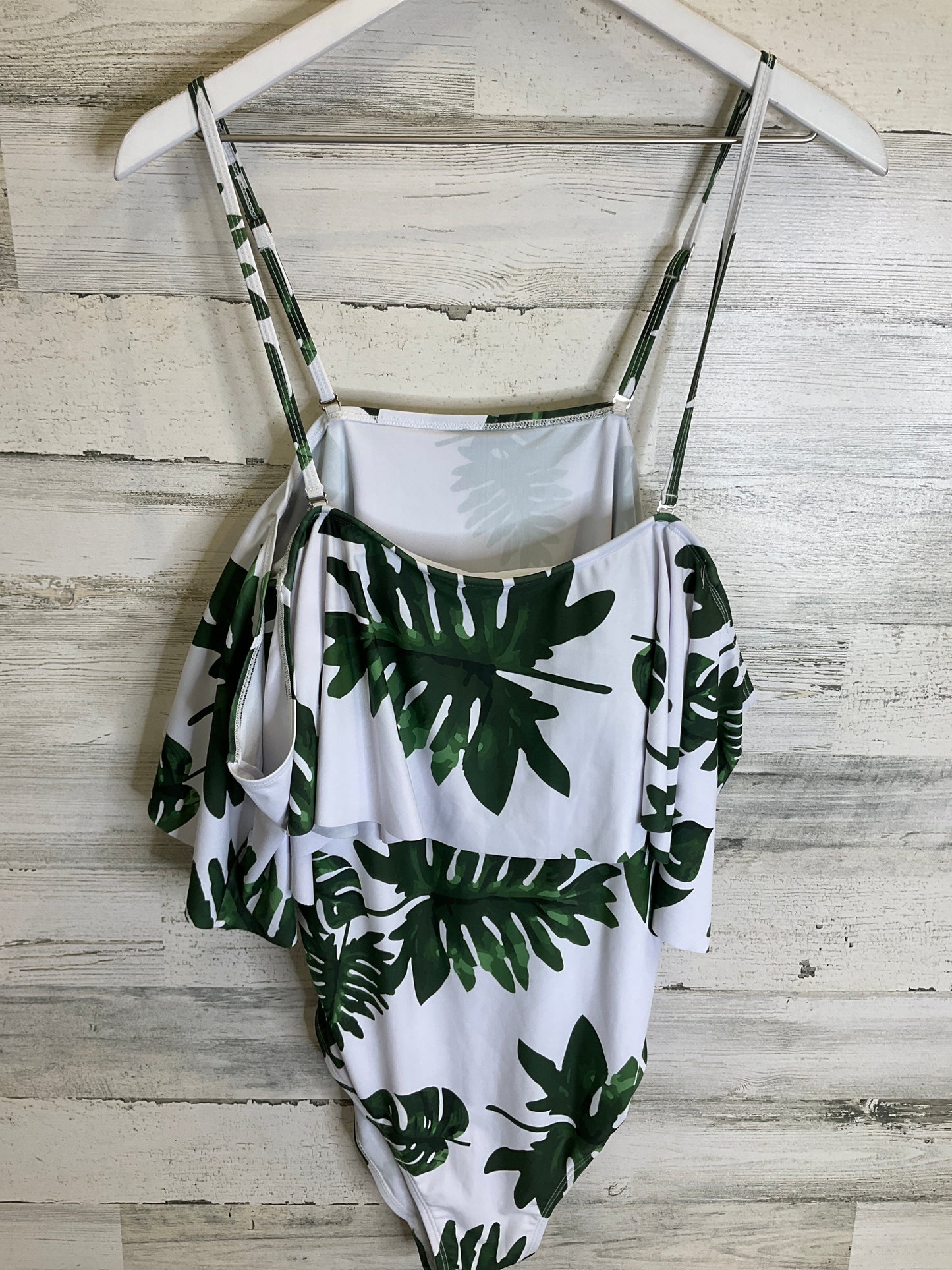 Swimsuit By Clothes Mentor In Green & White, Size: 2x